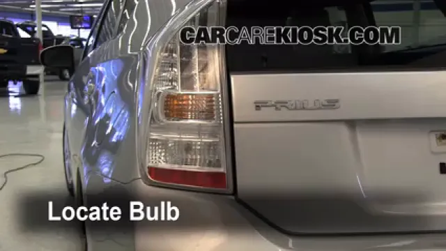 2010 Toyota Prius 1.8L 4 Cyl. Éclairage Feux de marche arrière (remplacer une ampoule)